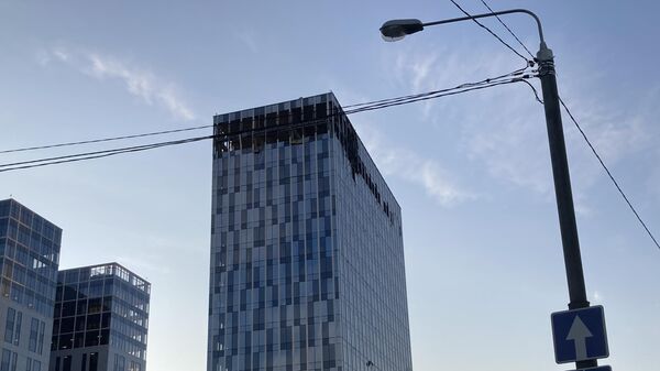 Поврежденное здание в Москве