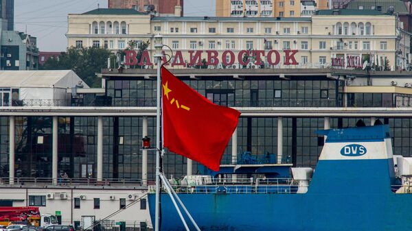 Флаги Китайской народной республики на корабле ВМС НОАК