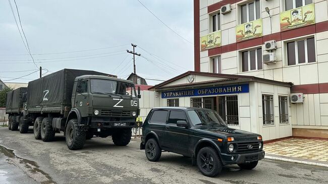 Педагоги из Дагестана направили бойцам СВО внедорожник и инструменты