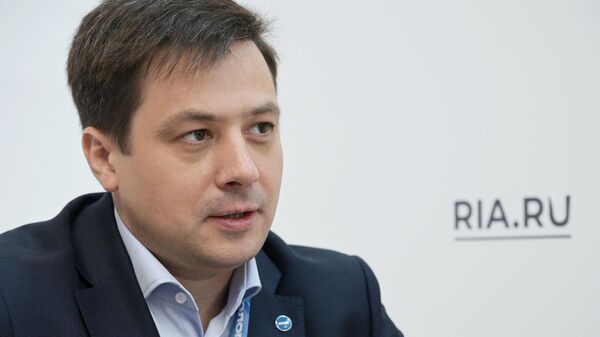 Генеральный директор Иннотех Дмитрий Харитонов на стенде РИА Новости