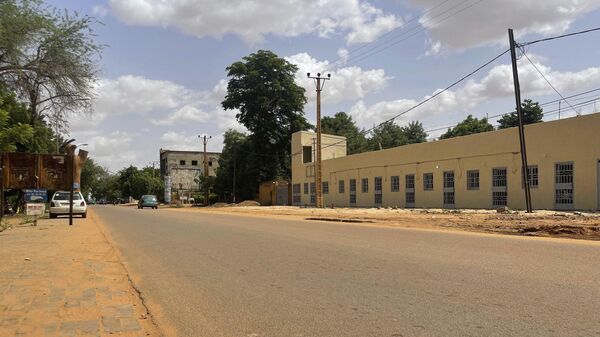 Пустая улица в Ниамее, Нигер