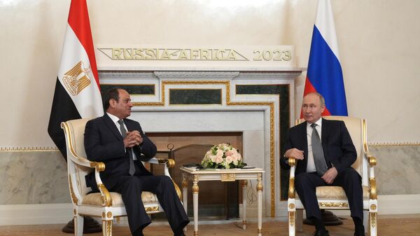 Президент РФ В. Путин провел встречу с президентом Египта А. Сиси