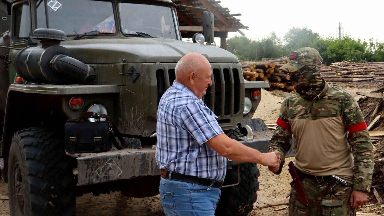 38-й гуманитарный груз был отправлен в зону проведения спецоперации в рамках патриотической акции Работайте, Братья! Лискинский район с вами! - РИА Новости, 1920, 27.07.2023