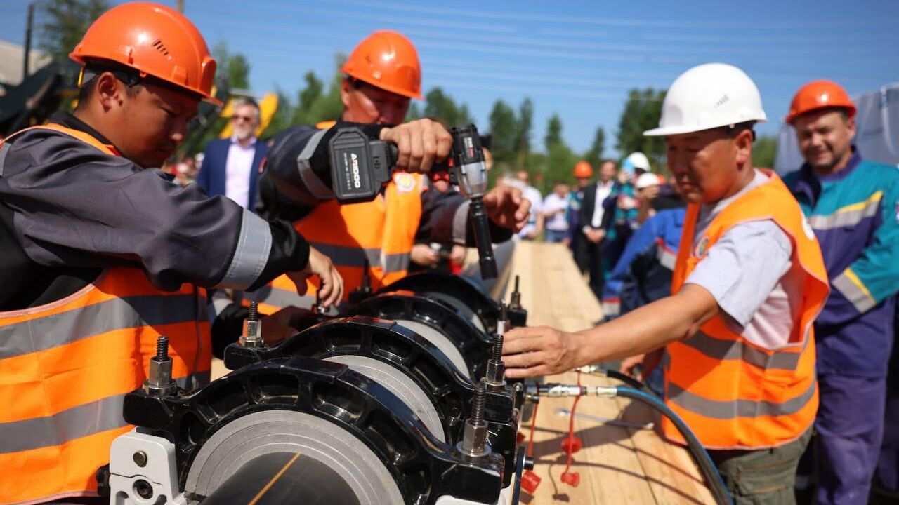 Первый стык межпоселкового газопровода сварили в якутской Беченче - РИА Новости, 1920, 27.07.2023