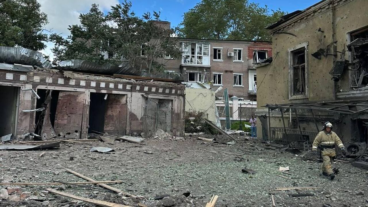 В центре Таганрога, предположительно, взорвалась ракета, заявил губернатор  - РИА Новости, 28.07.2023