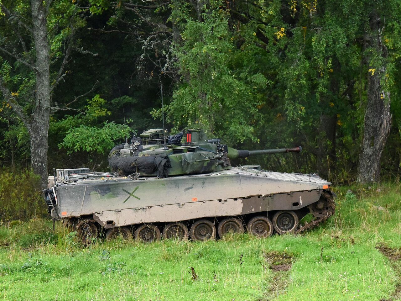 Российские военные впервые захватили шведскую БМП CV90 - РИА Новости,  29.07.2023