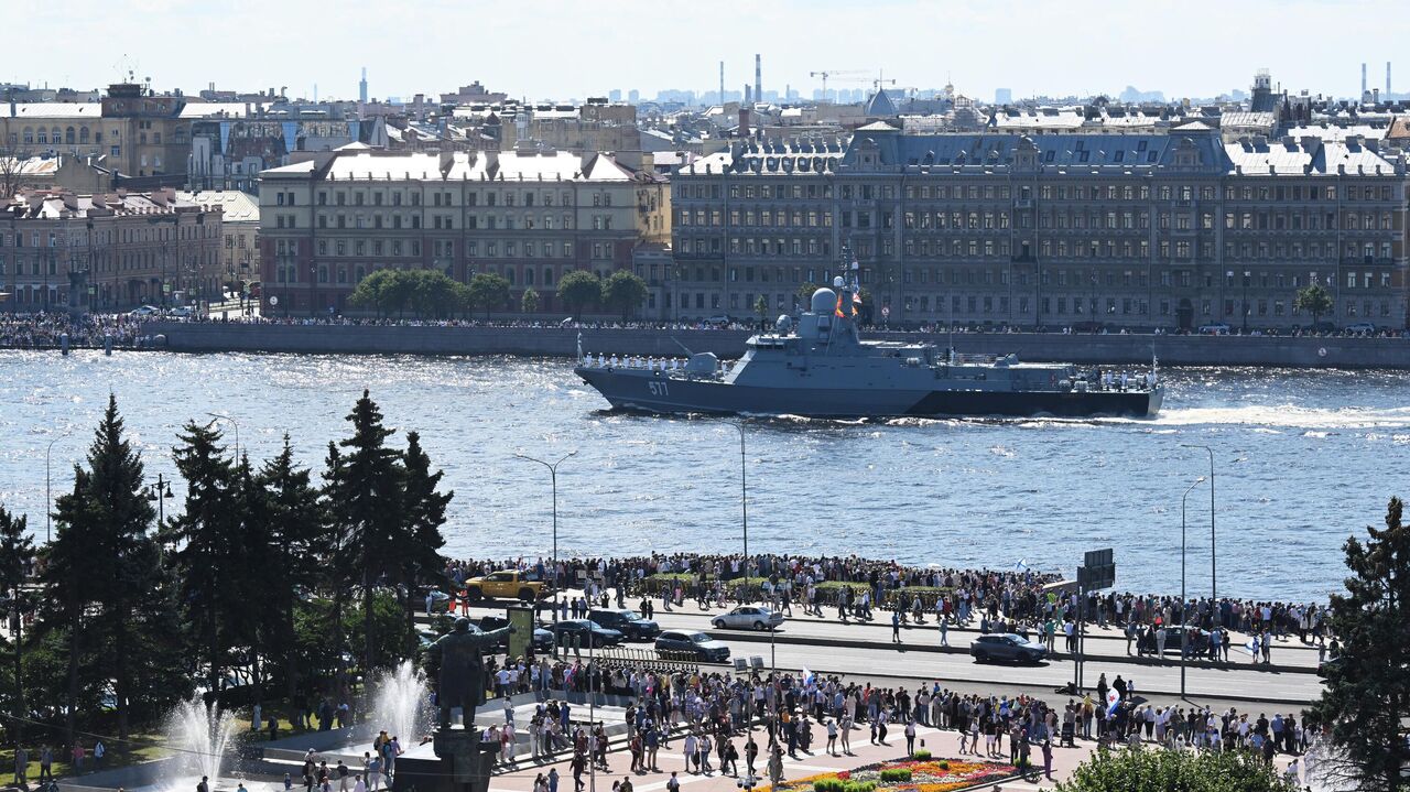 В Петербурге прошел главный военно-морской парад в честь Дня ВМФ - РИА  Новости, 30.07.2023