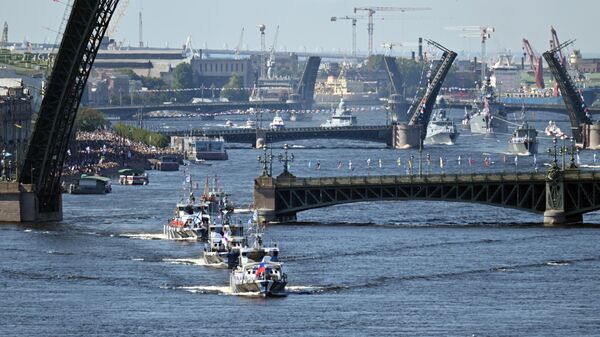 Главный военно-морской парад в честь Дня ВМФ РФ в Санкт-Петербурге
