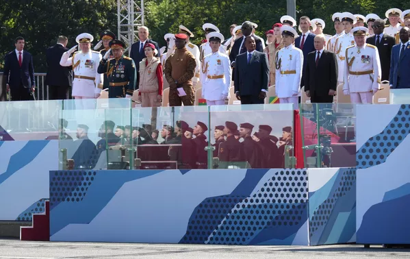 Президент РФ, верховный главнокомандующий Владимир Путин на Главном военно-морском параде по случаю Дня Военно-морского флота РФ Президент РФ, верховный главнокомандующий Владимир Путин на Главном военно-морском параде по случаю Дня Военно-морского флота РФ