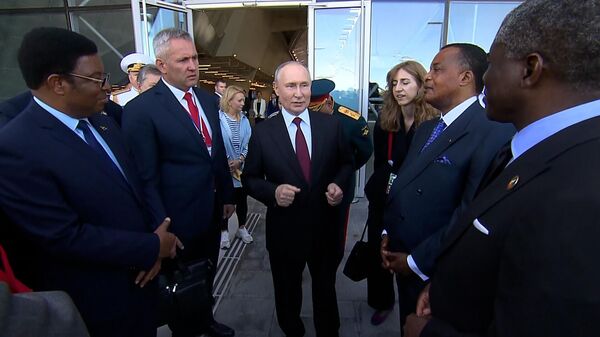 Путин в Кронштадте вместе с иностранными гостями