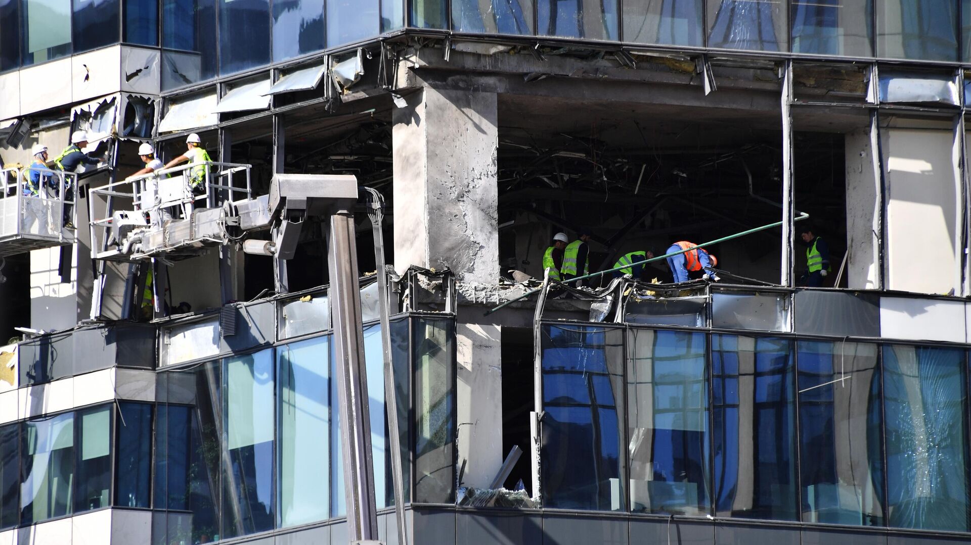Здание делового центра Москва-сити, поврежденное в результате попытки атаки украинских беспилотников - РИА Новости, 1920, 31.07.2023