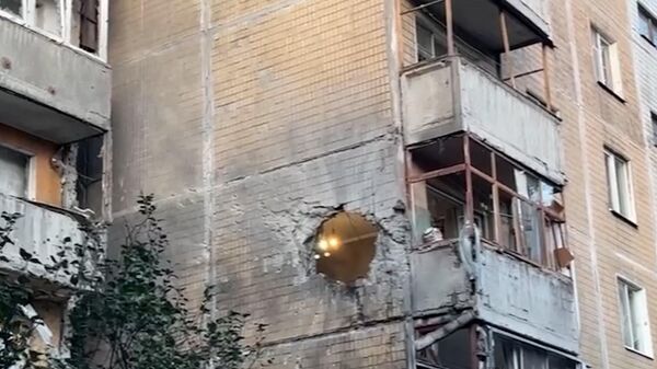 Многоквартирный жилой дом в Куйбышевском районе Донецка после обстрела