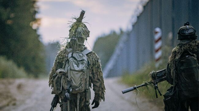 Польские снайперы на границе Польши и Белоруссии. Архивное фото