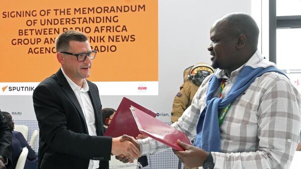 Подписание меморандума о взаимопонимании между Радио Африка и информационным агентством и радио Sputnik