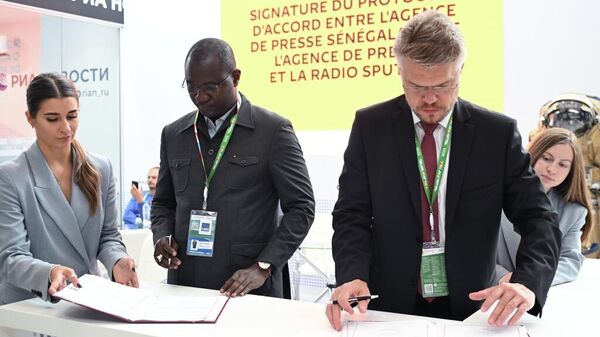 Подписание меморандума о взаимопонимании между информационным агентством APS Сенегал и информационным агентством и радио Sputnik