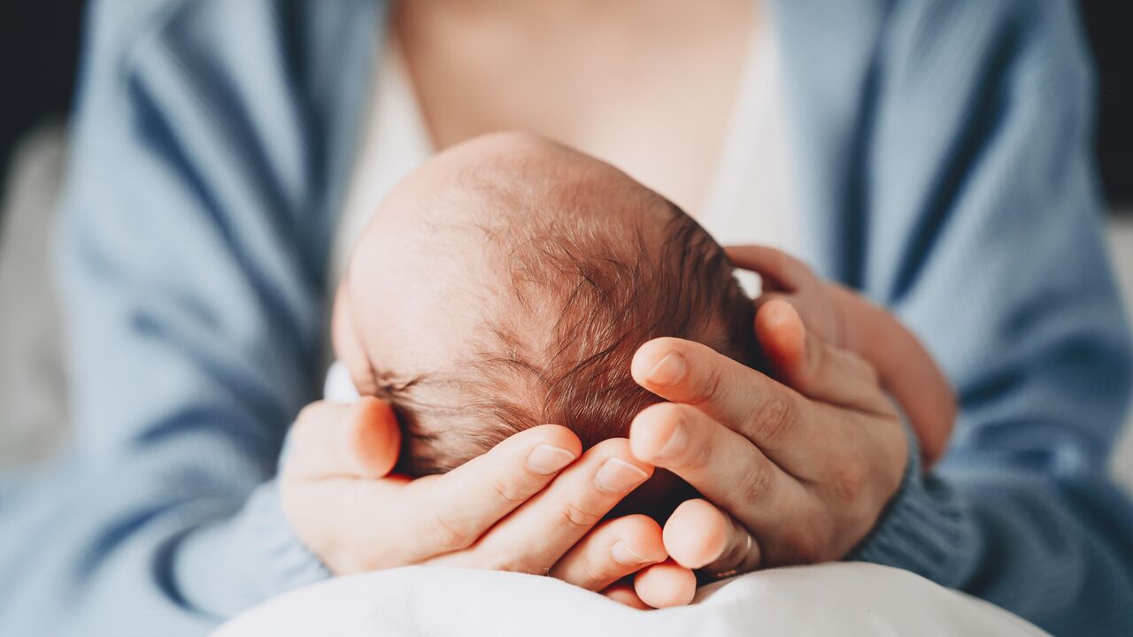 В Саратове девушка неожиданно родила первенца в первый день нового года -  РИА Новости, 02.01.2024