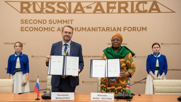 Заместитель министра науки и высшего образования РФ Константин Могилевский и министр образования Руанды Ирере подписали меморандум о сотрудничестве в сфере высшего образования