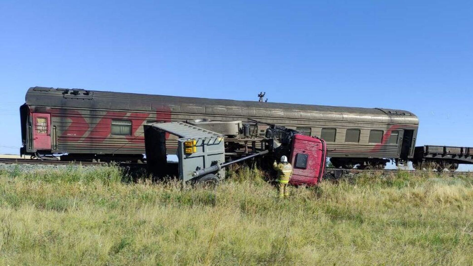 В Самарской области поезд столкнулся с грузовиком, есть погибшие - РИА  Новости, 01.08.2023