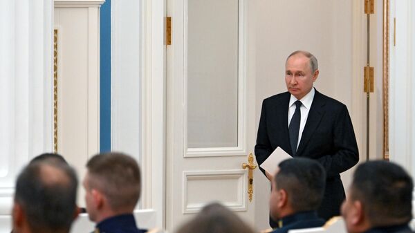 Президент РФ Владимир Путин на церемонии награждения государственными наградами Российской Федерации