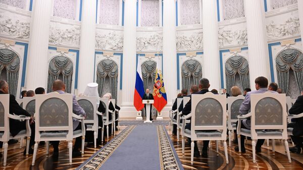 Президент РФ Владимир Путин на церемонии награждения государственными наградами Российской Федерации. 2 августа 2023