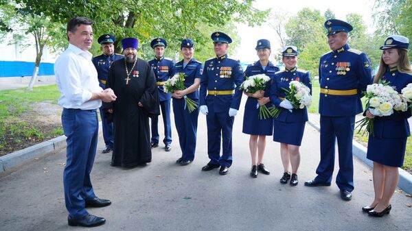 Воробьев поздравил щелковскую бригаду ВДВ с профессиональным праздником