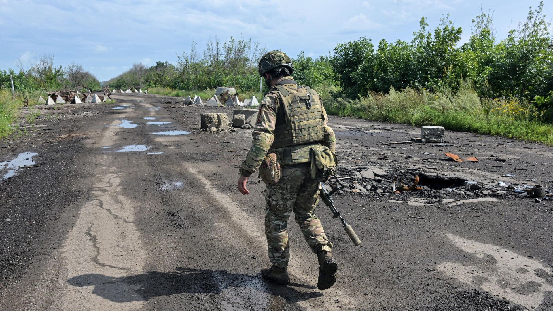 Военнослужащий ВС РФ на Купянском направлении в зоне специальной военной операции - РИА Новости, 1920, 30.08.2024