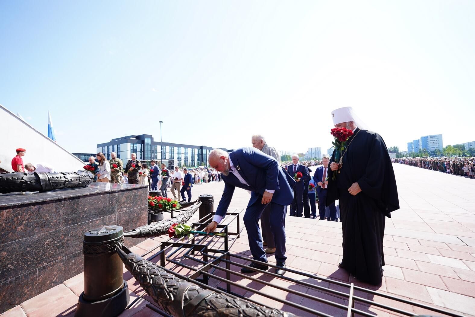 В Кемерово у Мемориала Воину-Освободителю зажгли Вечный огонь - РИА Новости, 1920, 03.08.2023