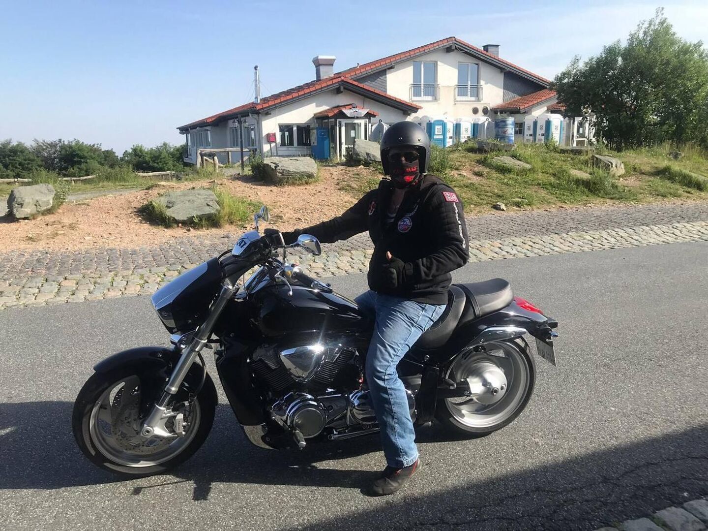 Николай Фаст на Suzuki Intruder Николай Фаст на Suzuki Intruder