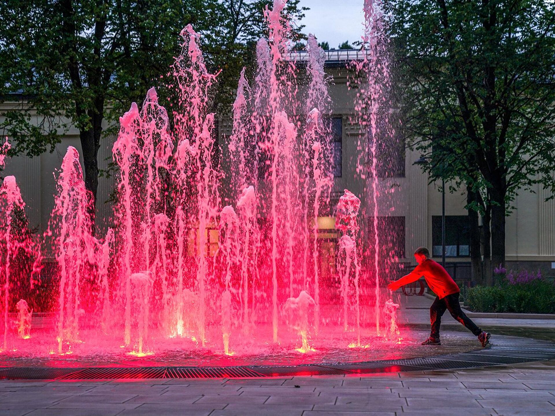 Всплеск эмоций. Как выглядят обновленные фонтаны Москвы - Недвижимость РИА  Новости, 04.08.2023