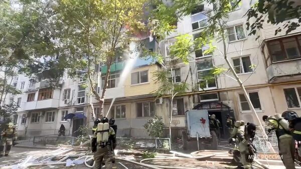 На месте взрыва газа в жилом доме в Астрахани
