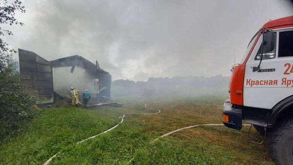 Пожар на месте падения неустановленного объекта в селе Колотиловка Белгородской области
