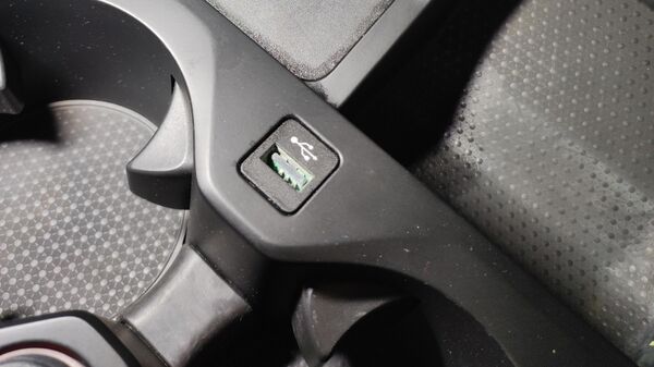 USB-разъем в автомобиле