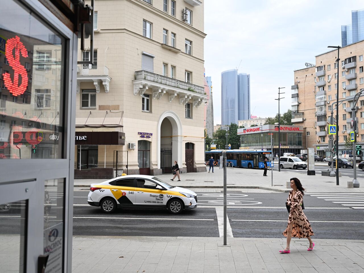 В Петербурге не наблюдается ажиотажа в обменниках - РИА Новости, 13.06.2024