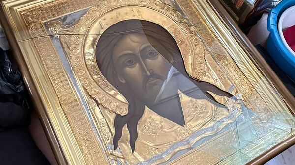 Поврежденная икона Спасителя в Киево-Печерской лавре