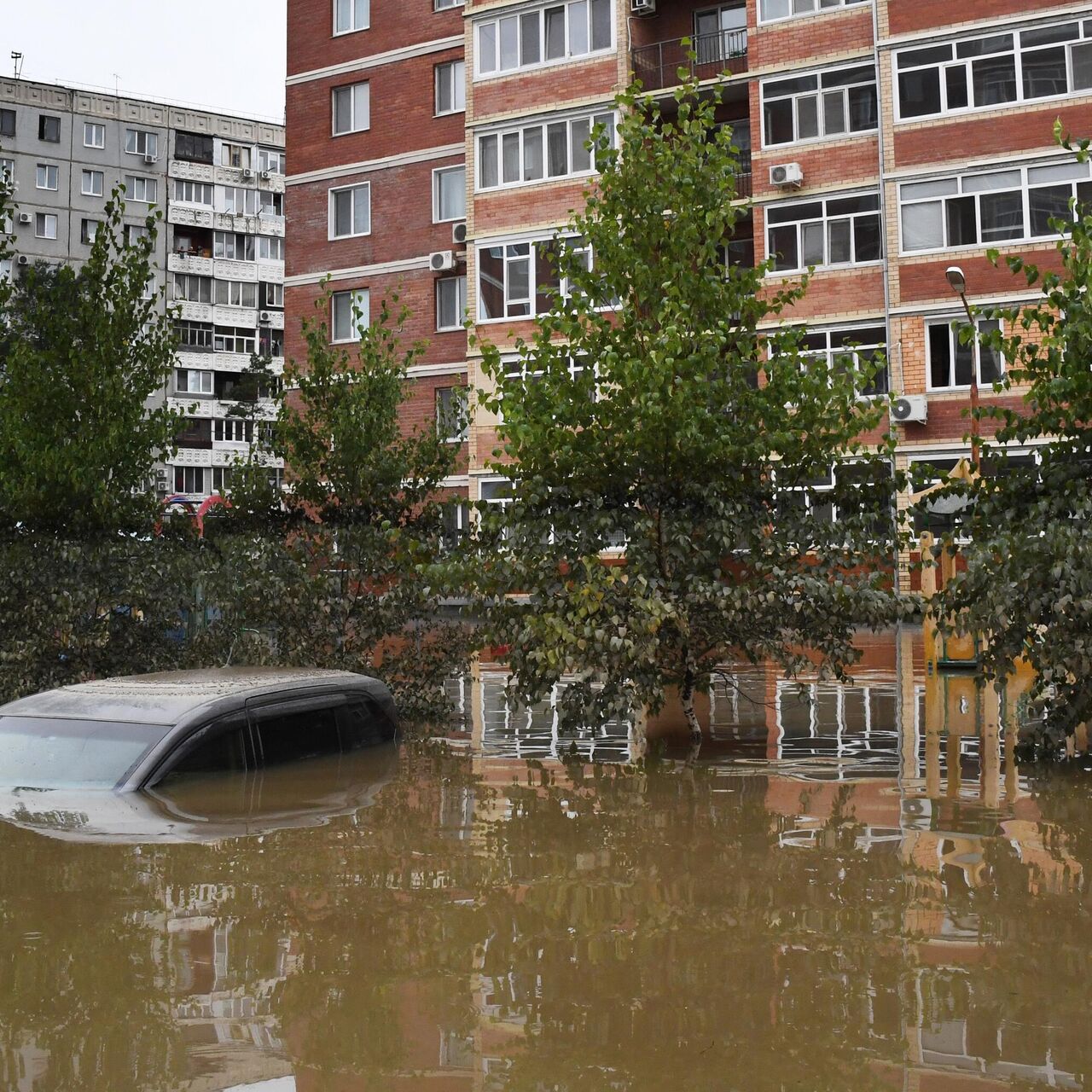 В Южно-Сахалинске подтопило жилые дома из-за тайфуна - РИА Новости,  06.10.2023