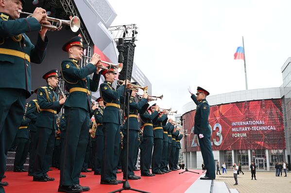 Военный оркестр на Международном военно-техническом форуме АРМИЯ-2023 в Конгрессно-выставочном центре Патриот