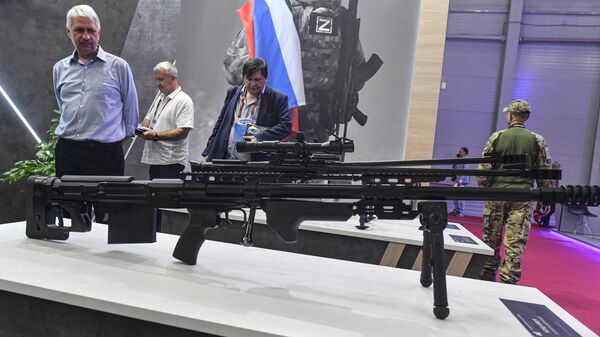 Снайперская винтовка Корд-338LM в калибре .338 Lapua Magnum на стенде завода имени Дегтярева (ЗиД) на выставке в рамках Международного военно-технического форума Армия-2023