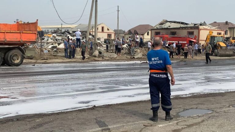 Последствия взрыва на АЗС возле Махачкалы