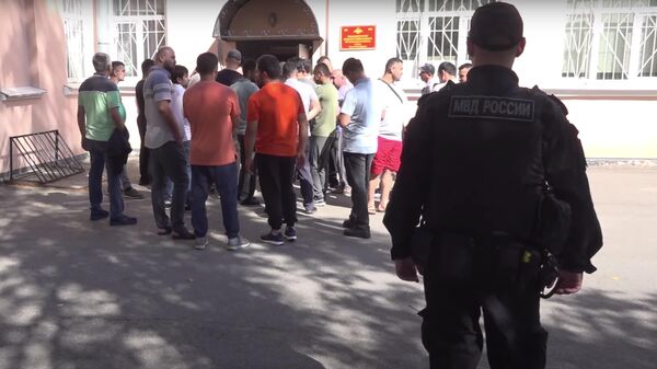 Граждане РФ, доставленные полицией в военкомат в Санкт-Петербурге