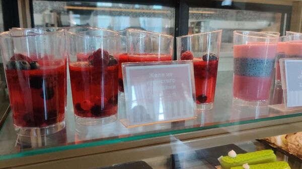 Желе из игристого с ягодами в Petit Café в Абрау-Дюрсо