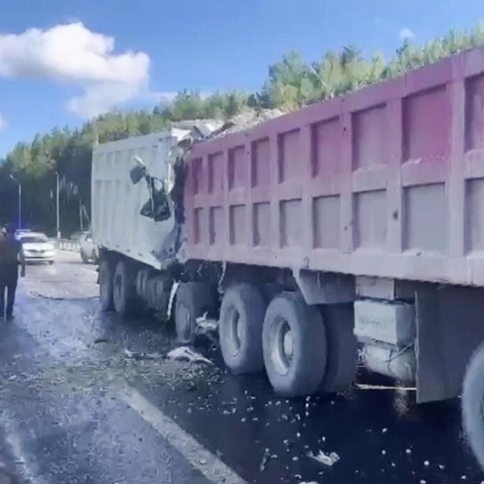 В Иркутской области столкнулись девять автомобилей - РИА Новости, 17.08.2023