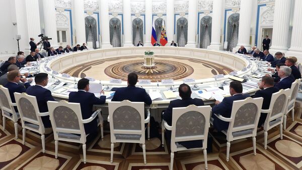 Президент РФ Владимир Путин проводит заседание президиума Государственного Совета
