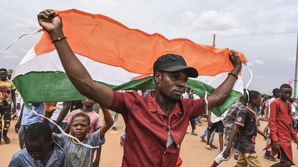 Сторонники Национального совета по защите отечества в Ниамее, Нигер