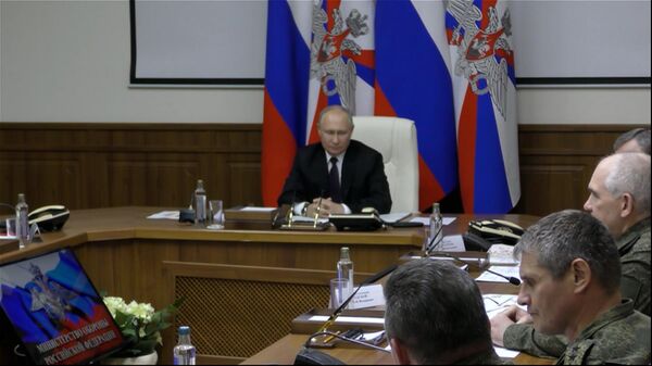 Путин провел совещание в штабе группировки СВО