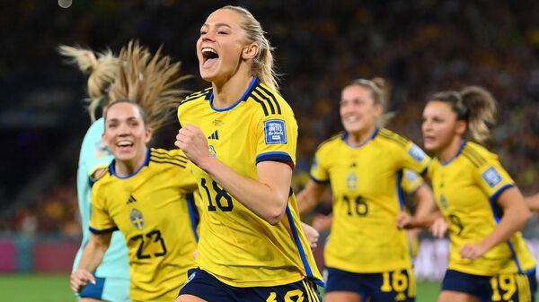 Нападающий женской сборной Швеции Фридолина Рольфё