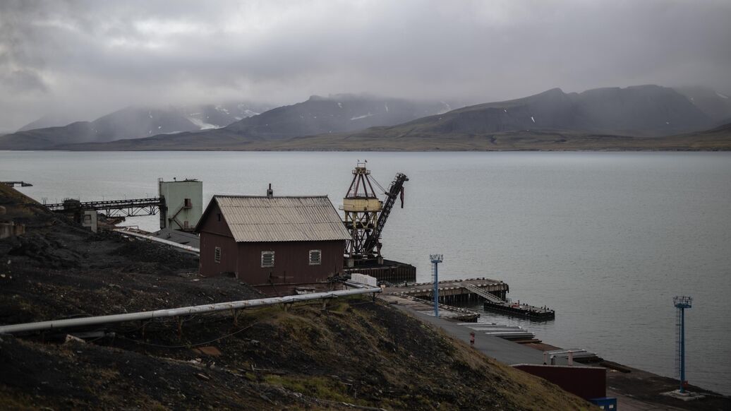Норвегия создает сложности для работ на Шпицбергене, заявил посол
