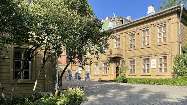 Внутренний дворик музея-усадьбы Алексея Толстого