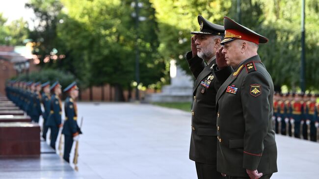 Иранская военная делегация во главе с командующим Сухопутных войск прибыла в Москву 