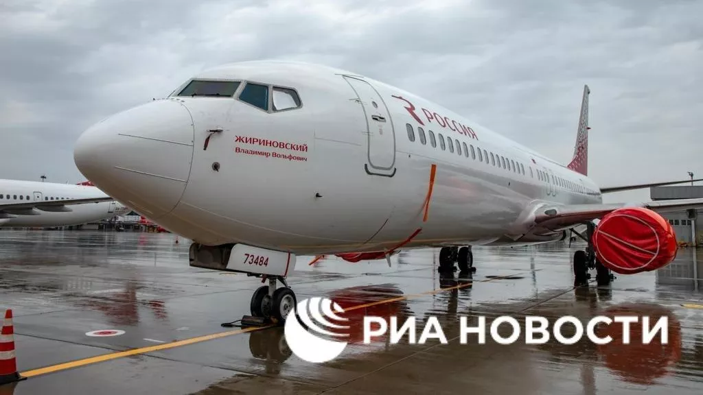 Самолет авиакомпании Россия, названный в честь Владимира Жириновского Самолет авиакомпании Россия, названный в честь Владимира Жириновского - РИА Новости, 1920, 22.08.2023
