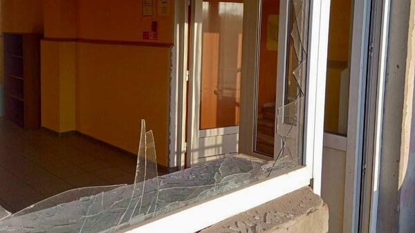 Последствия обстрела территории санатория в селе Лавы Белгородской области